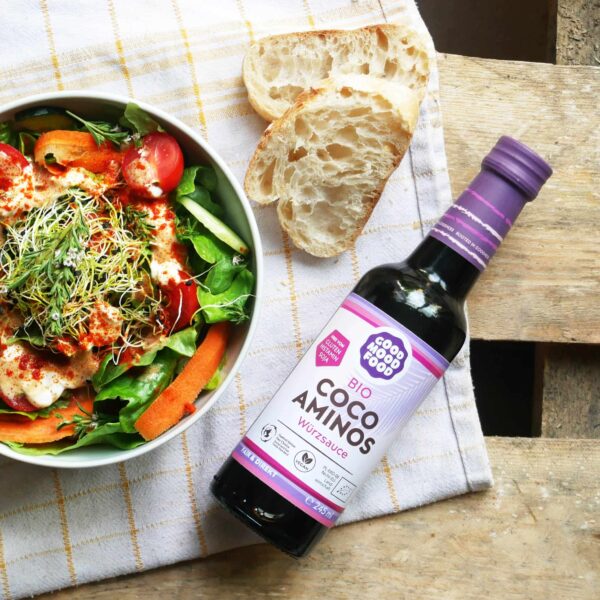 Moodbilder Gewürsauce Coco Aminos Salat