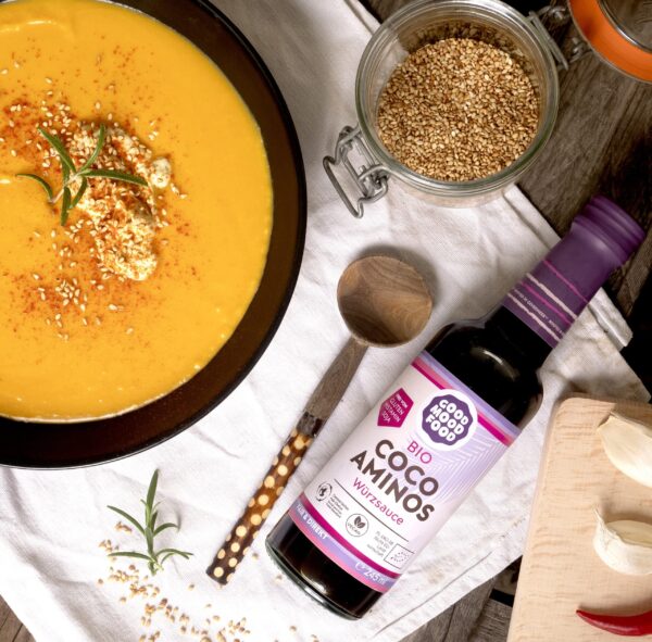 Süsskartoffel Kokos Suppe mit Cashew Aioli und Coco Aminos Würzsauce Veganes Rezept